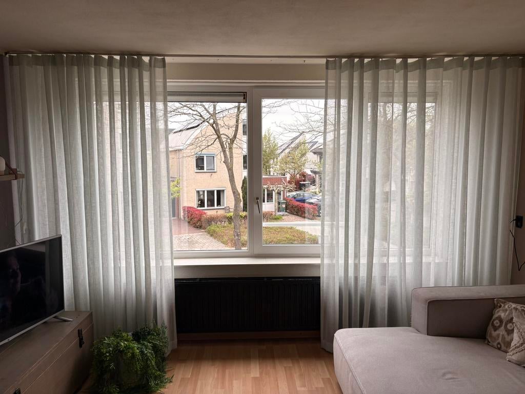 Mooie linnenlook inbetween gordijnen 1 mnd oud van Wijnands, Ophalen of Verzenden, Zo goed als nieuw, 200 cm of meer, 200 cm of meer