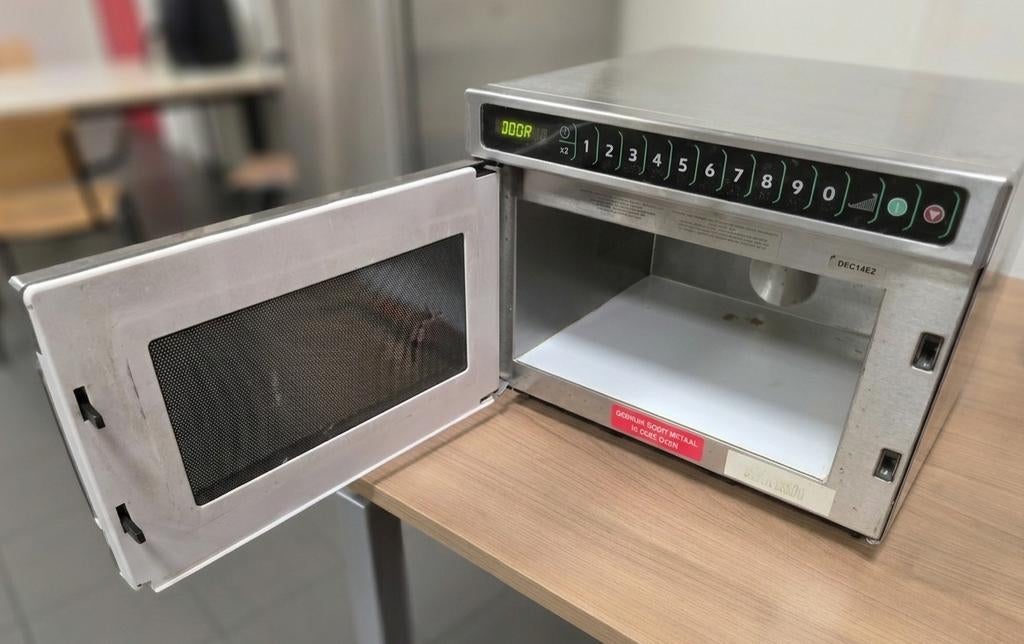 Magnetron van Menumaster, Ophalen