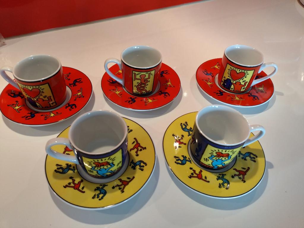Keith Haring espresso kopjes Könitz porselein (5 sets), Huis en Inrichting, Keuken | Servies, Nieuw, Ophalen of Verzenden, Overige stijlen