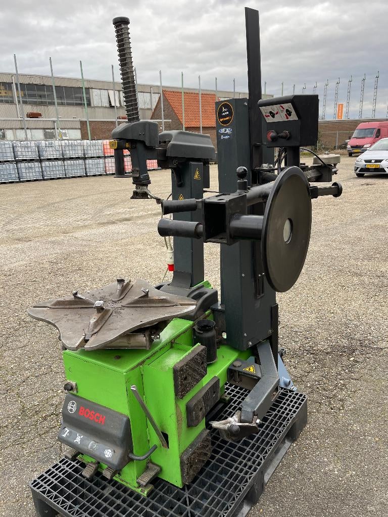 Bandenapparaat met hulparm Bosch TCE4420 10 tot 23, Ophalen of Verzenden