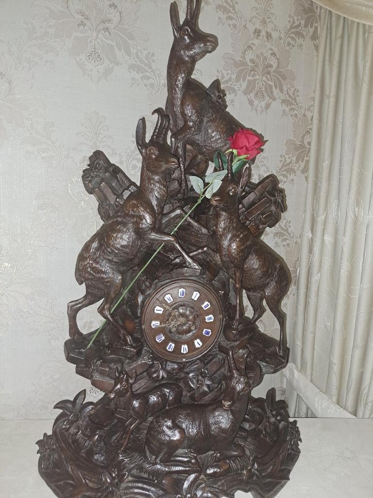 Grote antieke jacht pendule met 5 beesten, Antiek en Kunst, Antiek | Klokken, Ophalen of Verzenden