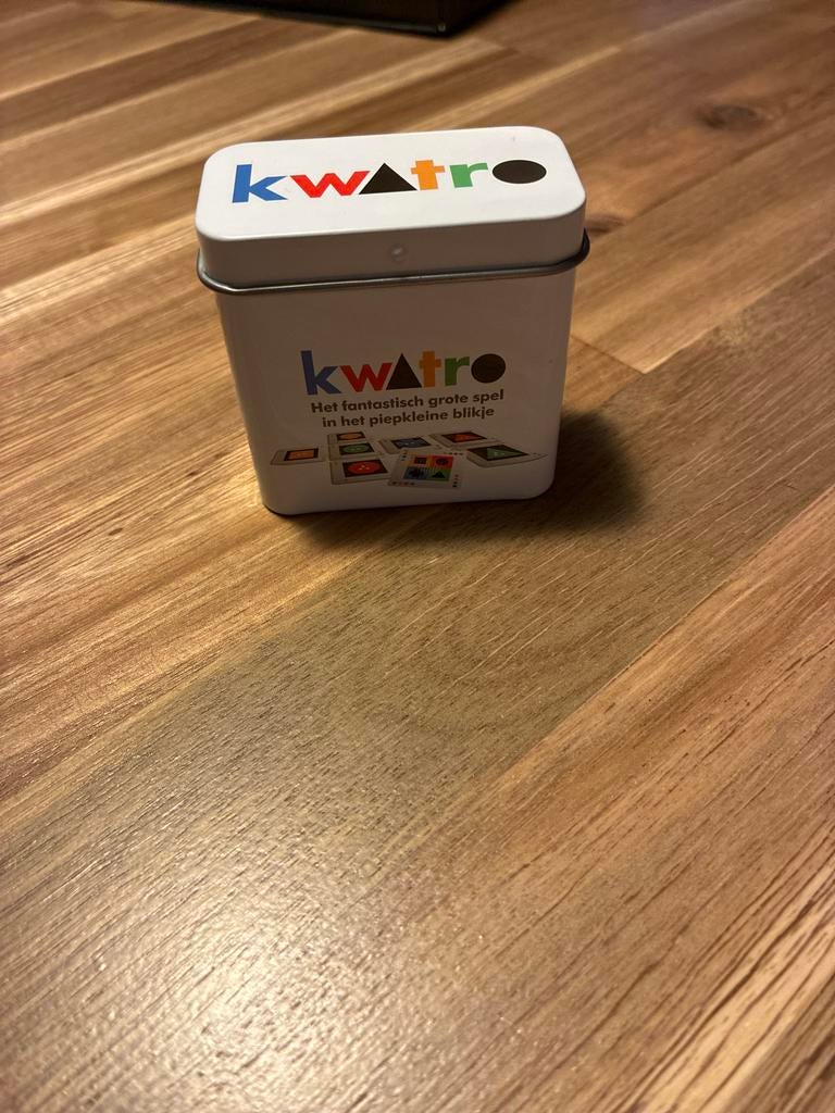 Kwatro Reisspel - Zo goed als nieuw!, Een of twee spelers, Ophalen of Verzenden, Zo goed als nieuw, Reisspel