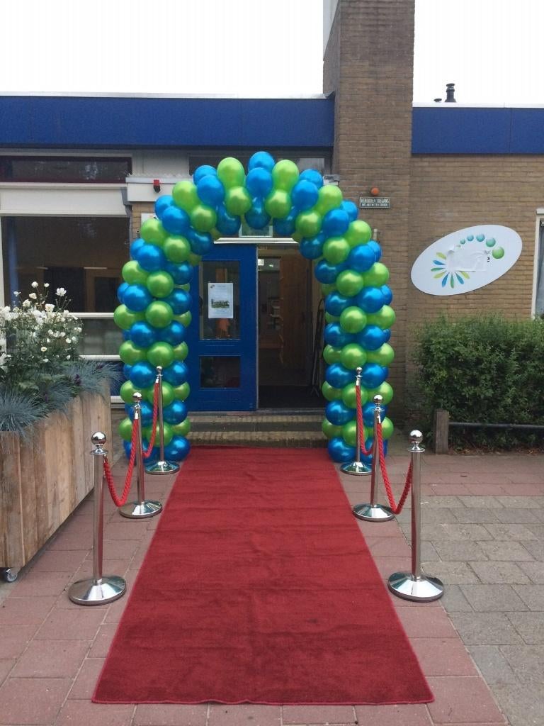 Rode loper met afzetpaaltjes en koord te huur, Ophalen, Zo goed als nieuw, Overige