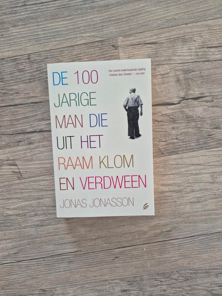 De 100 jarige man die uit het raam klom en verdween., Ophalen of Verzenden, Gelezen, Jonas Jonasson