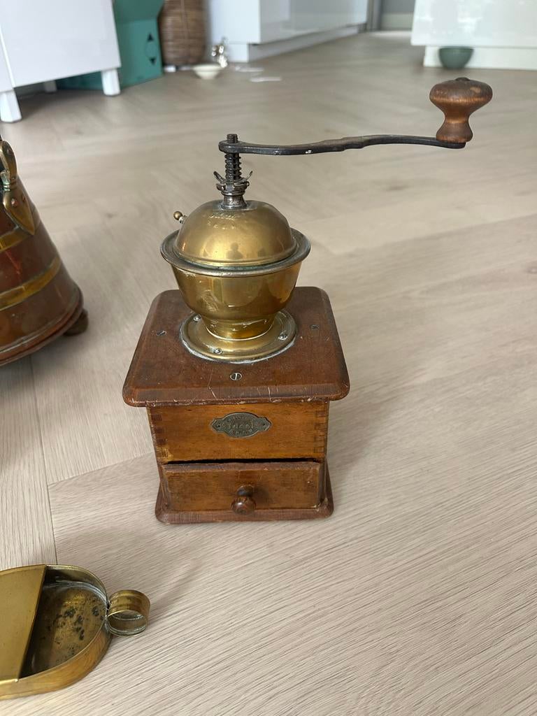 Antieke Koffiemolen - Hout en Messing, Ophalen of Verzenden, Koper