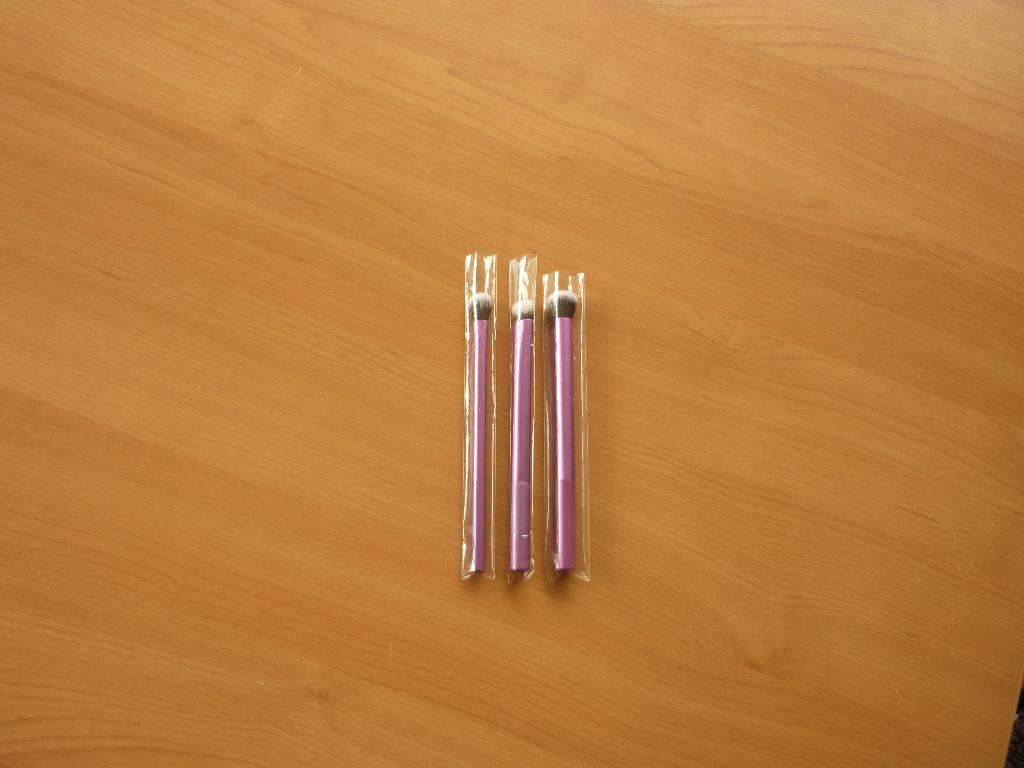 RT Real Techniques 3 brush set oogschaduw borstels kwasten, Ophalen of Verzenden, Nieuw, Paars, Gehele gezicht