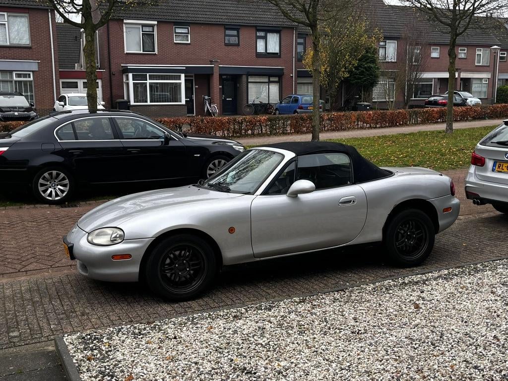 Mazda MX-5 NB 1.8 Torsen | lees beschrijving, Achterwielaandrijving, 40 €/maand, Zwart, 4 cilinders