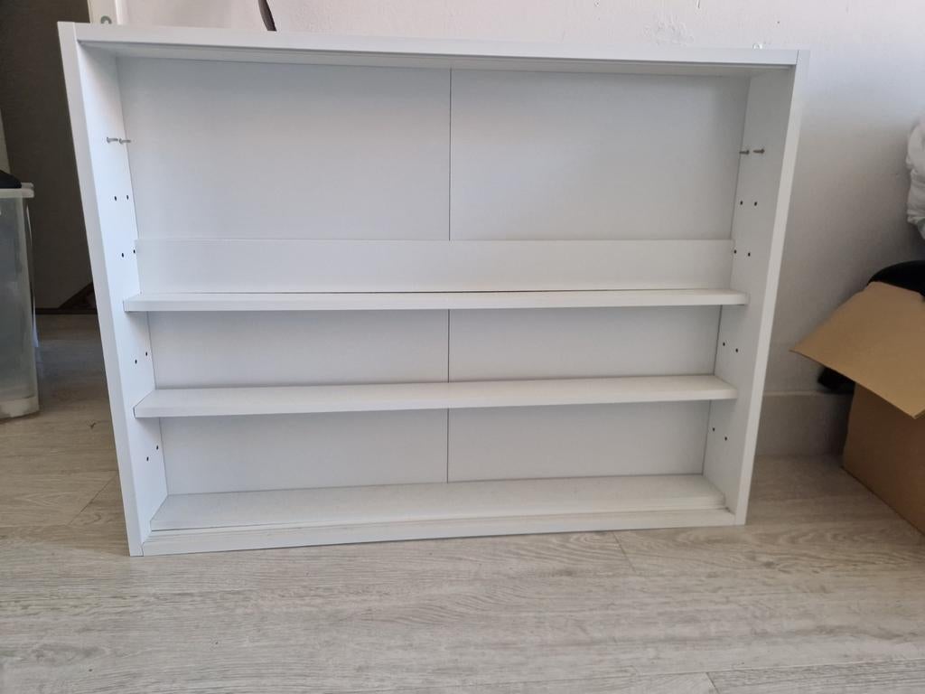 Wit vitrinekastje met glazen schuifdeuren - Leenbakker stijl, Huis en Inrichting, Kasten | Vitrinekasten, Glas, Minder dan 100 cm