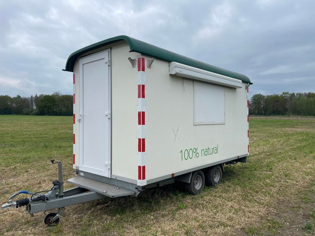 Keet - wc - verkoopwagen incl. meterkast, Doe-het-zelf en Verbouw, Ophalen, Zo goed als nieuw