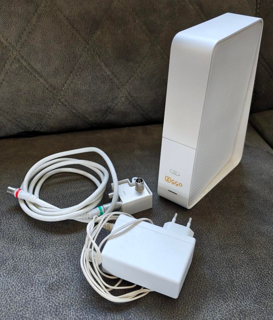 Ziggo - Connectbox (TG2492LG-ZG) modem router + accessoires, Ophalen of Verzenden, Zo goed als nieuw