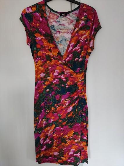 Soho dames jurk met vintage rozen print en diepe v-hals, Kleding | Dames, Jurken, Zo goed als nieuw, Maat 42/44 (L), Overige kleuren