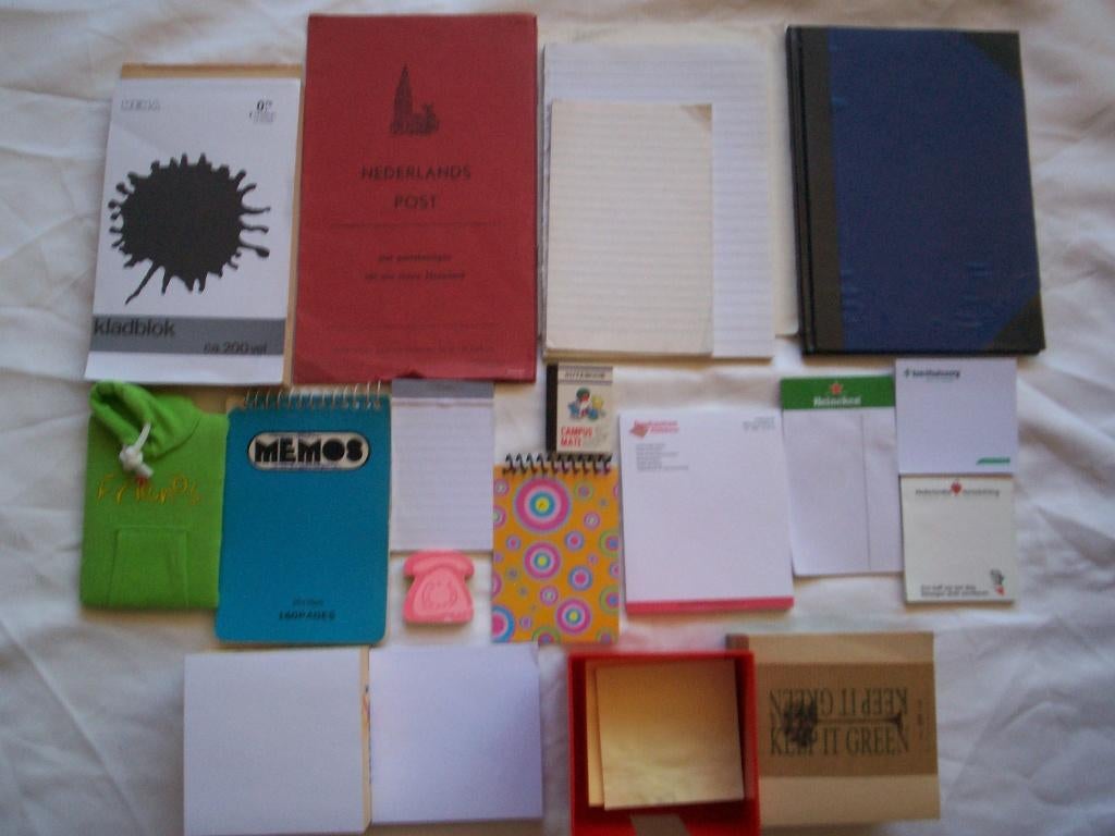 Div. SCHRIJFWAREN: o.m. notitieblok schrift papier kladblok, Ophalen, Zo goed als nieuw