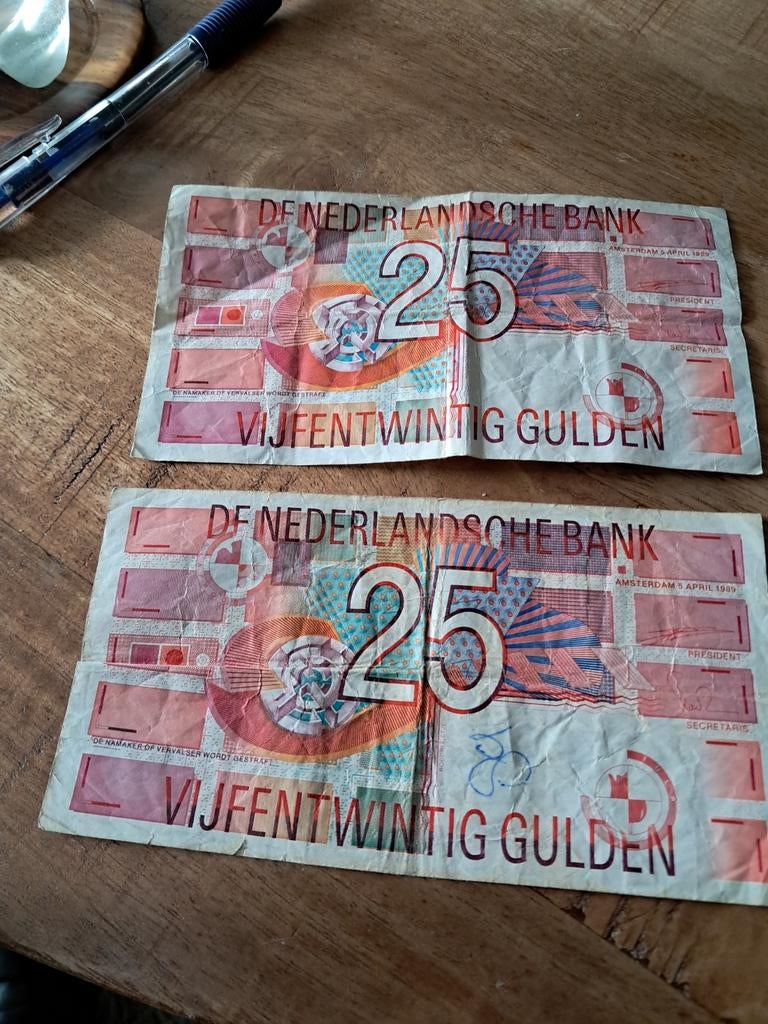 Twee 25 gulden bankbiljetten, Postzegels en Munten, Bankbiljetten | Nederland, Ophalen of Verzenden, 25 gulden