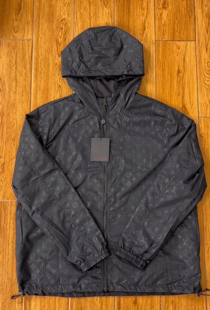 Louis Vuitton Monogram Windbreaker Zwart, Kleding | Heren, Jassen | Zomer, Ophalen of Verzenden, Nieuw, Maat 52/54 (L), Zwart