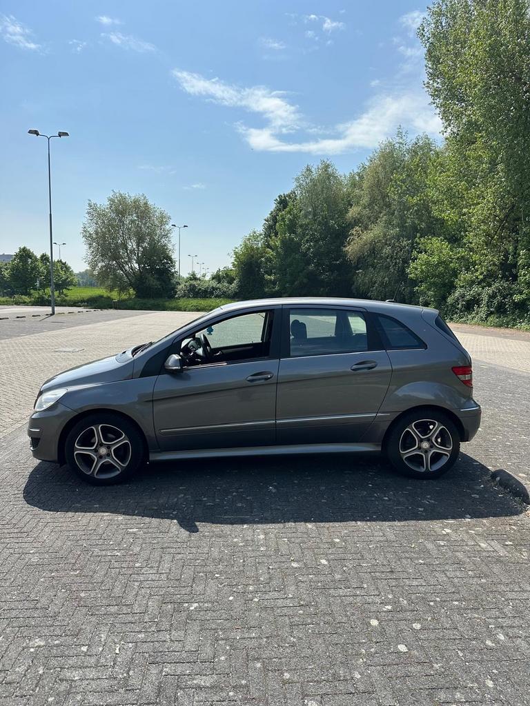 Mercedes-Benz B-Klasse 1.5 B160 5DRS CVT 2010 Grijs, Auto's, Mercedes-Benz, 1498 cc, Particulier, 1000 kg, Zilver of Grijs