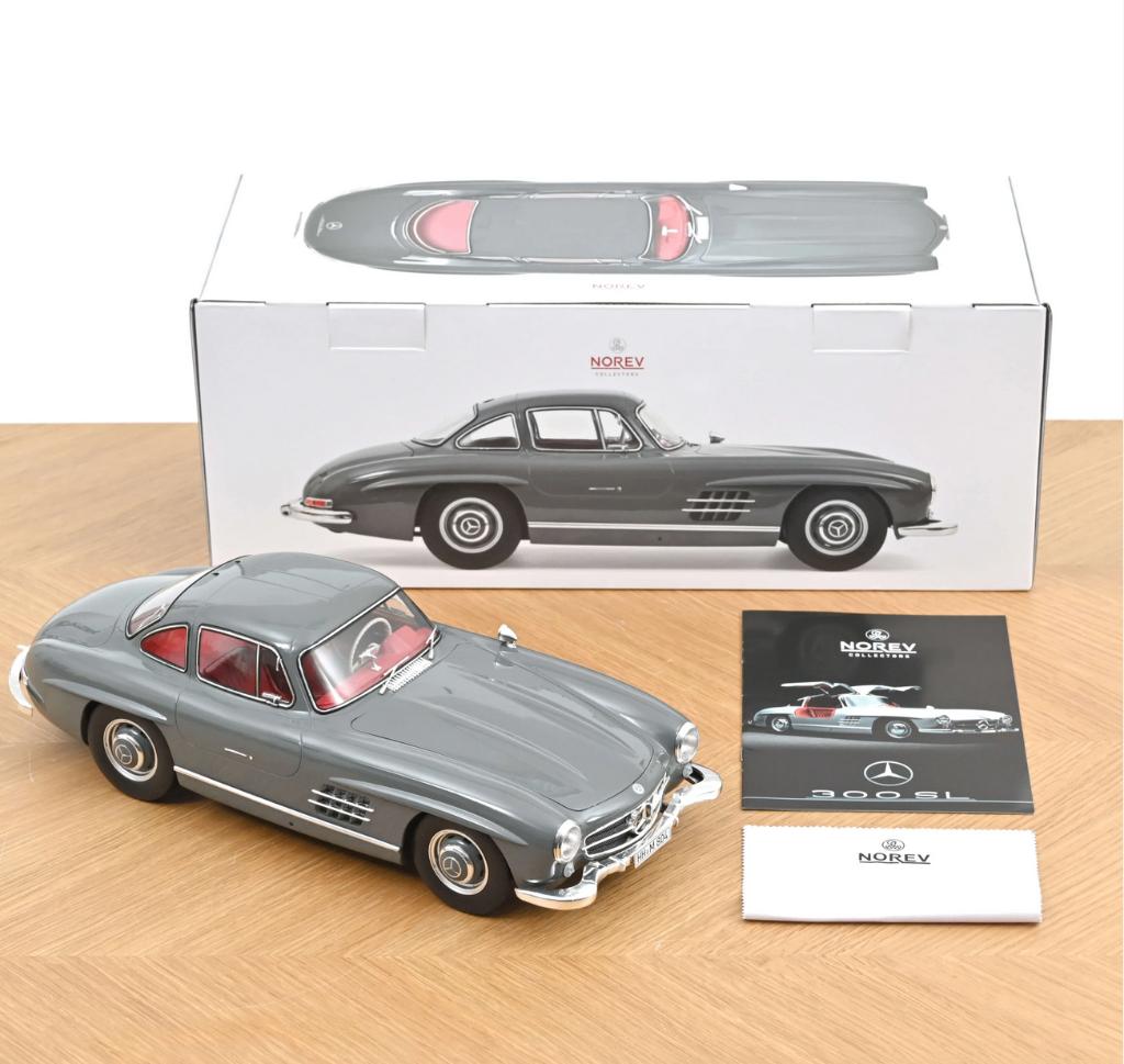 Mercedes Benz 300 SL '54 Grafiet Grijs schaal 1/12 LE 123851