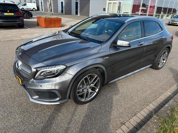 Mercedes-Benz GLA 45 AMG 2.0 265KW 4MATIC 2016 Grijs, Auto's, Mercedes-Benz, Particulier, GLA, 4x4, ABS, Achteruitrijcamera, Adaptieve lichten