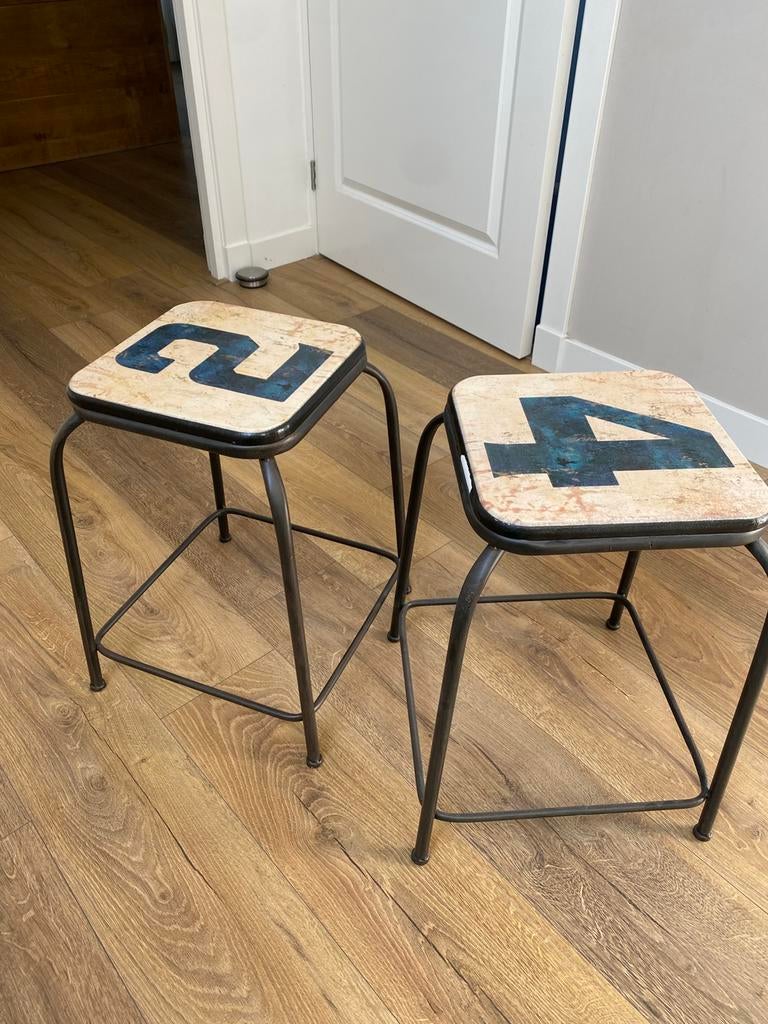 Industriële krukjes, Ophalen, Zo goed als nieuw, Staal