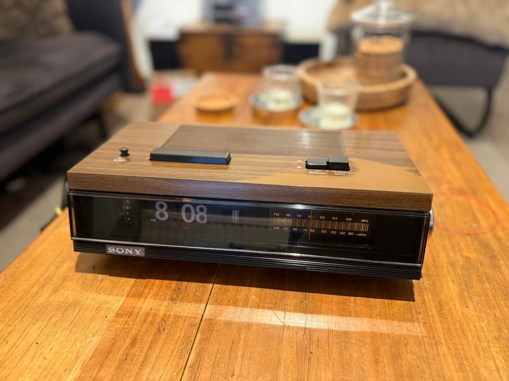 Sony TFM-C580W FM / AM Digital Clock Radio Flipklok vintage, Ophalen of Verzenden, Zo goed als nieuw