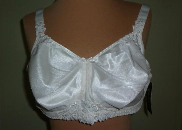 Bh zonder beugels maat 90E merk : Chantelle serie : Hedona, Kleding | Dames, Ondergoed en Lingerie, BH, Wit, Verzenden