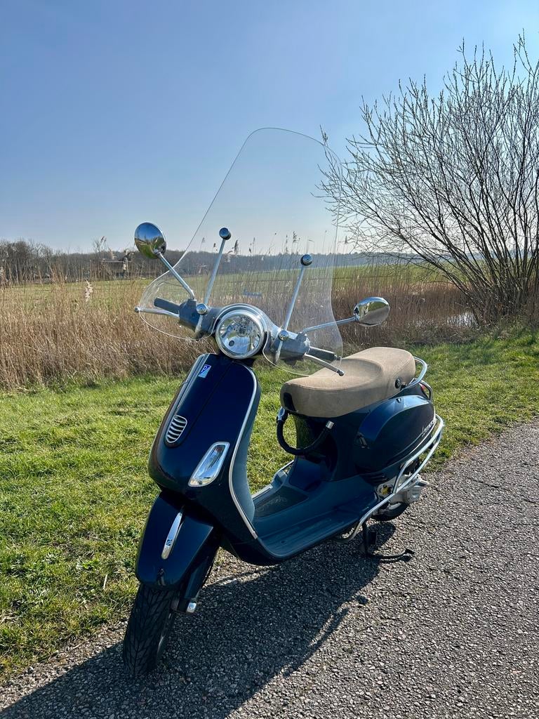Vespa LX50 Midnight Blue | Lage km (8.584) | Altijd binnen, Ophalen, Maximaal 45 km/u, Zo goed als nieuw, Benzine