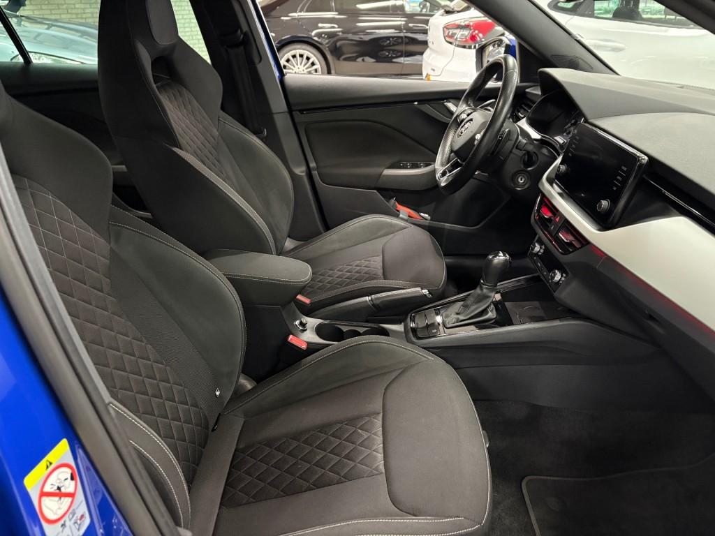 Skoda KAMIQ 1.0 TSI SPORT Automaat  Apple Android Cruise ECC, Auto's, Gebruikt, Parkeersensor, Met garantie (alle), Blauw