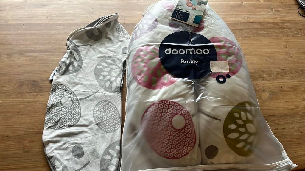Doomoo buddy voedingskussen, Ophalen of Verzenden, Zo goed als nieuw, Voedingskussen