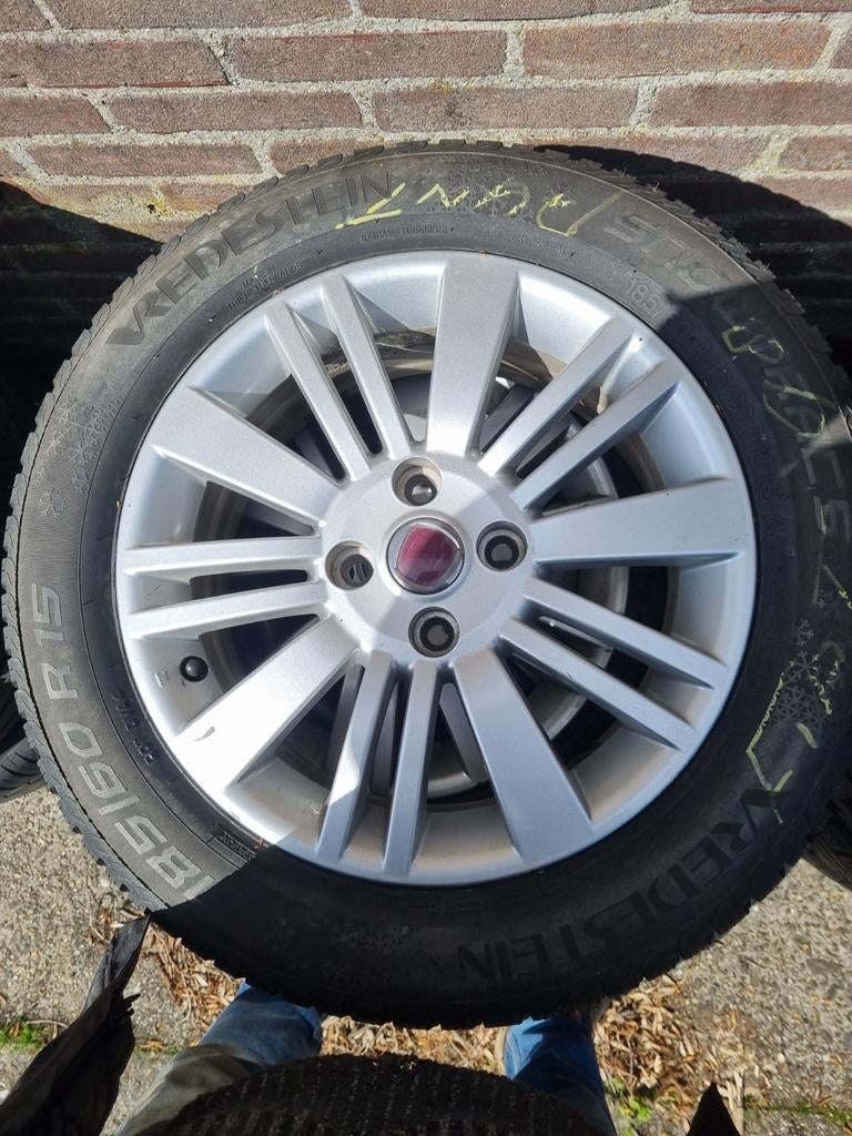 fiat velgen en zeer mette banden, 15 inch, Ophalen of Verzenden, 195 mm, Zomerbanden
