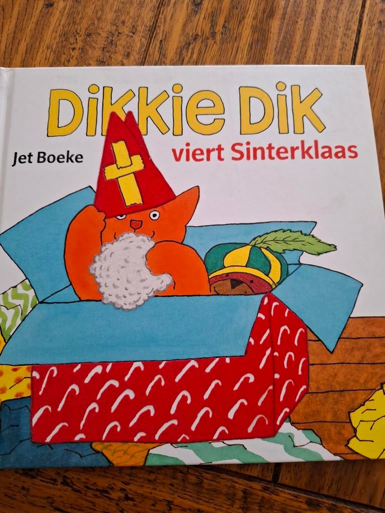 Dikkie Dik viert sinterklaas boek, Ophalen of Verzenden, Zo goed als nieuw