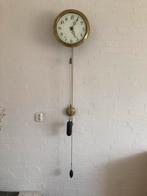 Klassieke messing wandklok met slinger en gewichten, Antiek en Kunst, Ophalen