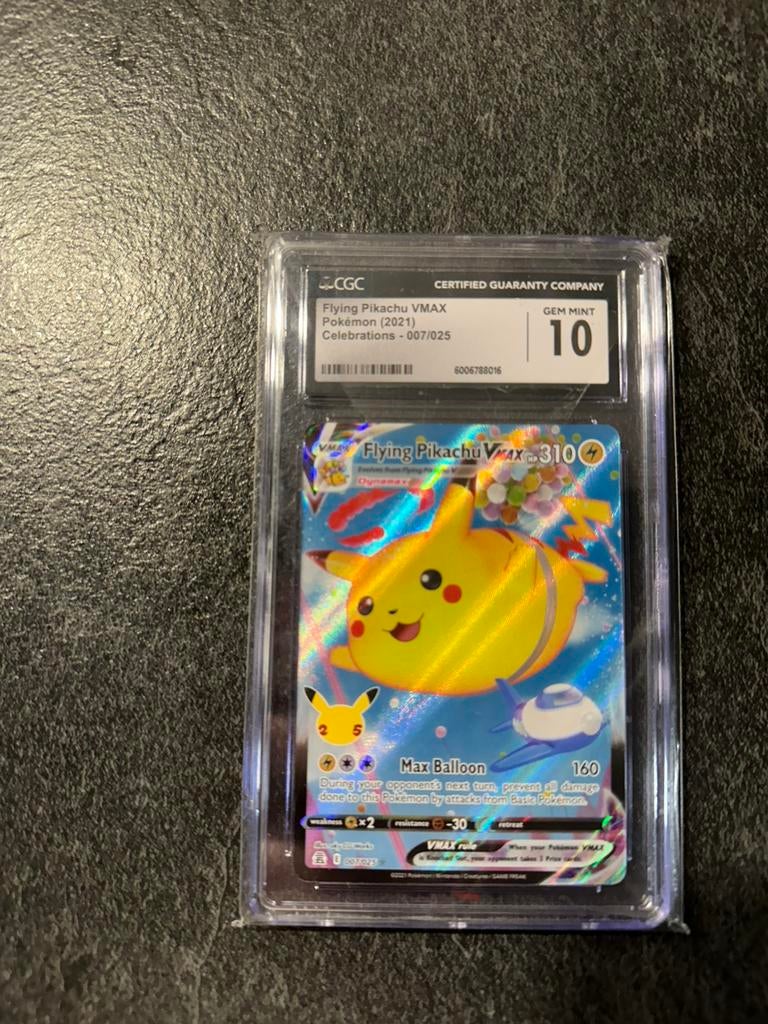 Flying pikachu VMAX celebrations 007/025, Ophalen of Verzenden, Zo goed als nieuw