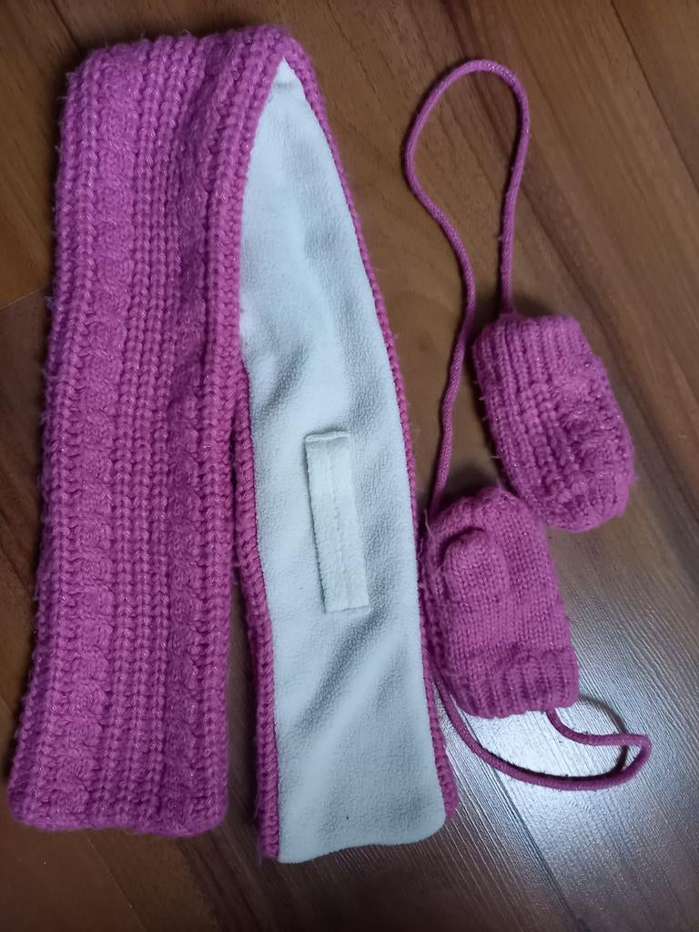 Baby sjaal + wanten, Kinderen en Baby's, Kinderkleding | Mutsen, Sjaals en Handschoenen, Ophalen of Verzenden, Gebruikt