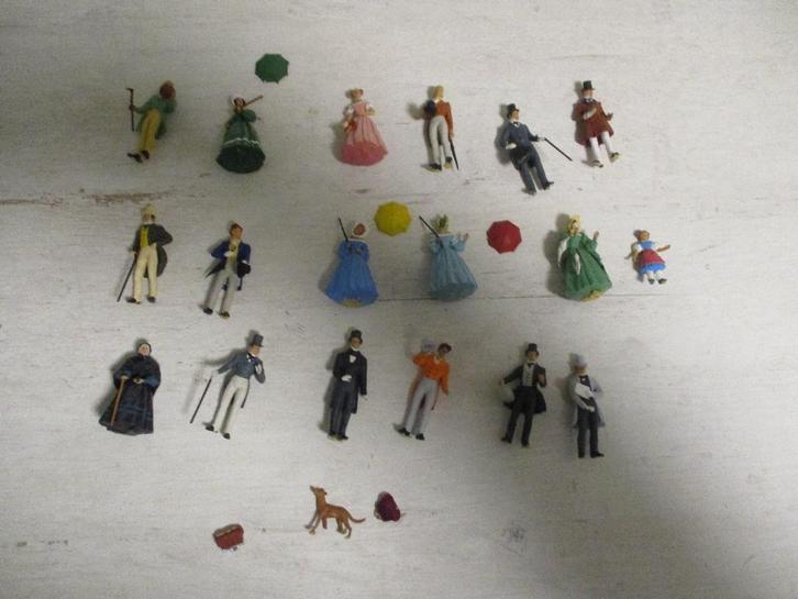 Märklin figuren 24x Tijdperk 1 Schaal 1:32, Hobby en Vrije tijd, Modeltreinen | Overige schalen, Zo goed als nieuw, Brug, Tunnel of Gebouw