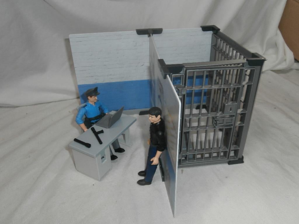 Bruder Politie post en diverse voertuigen, Ophalen, Zo goed als nieuw