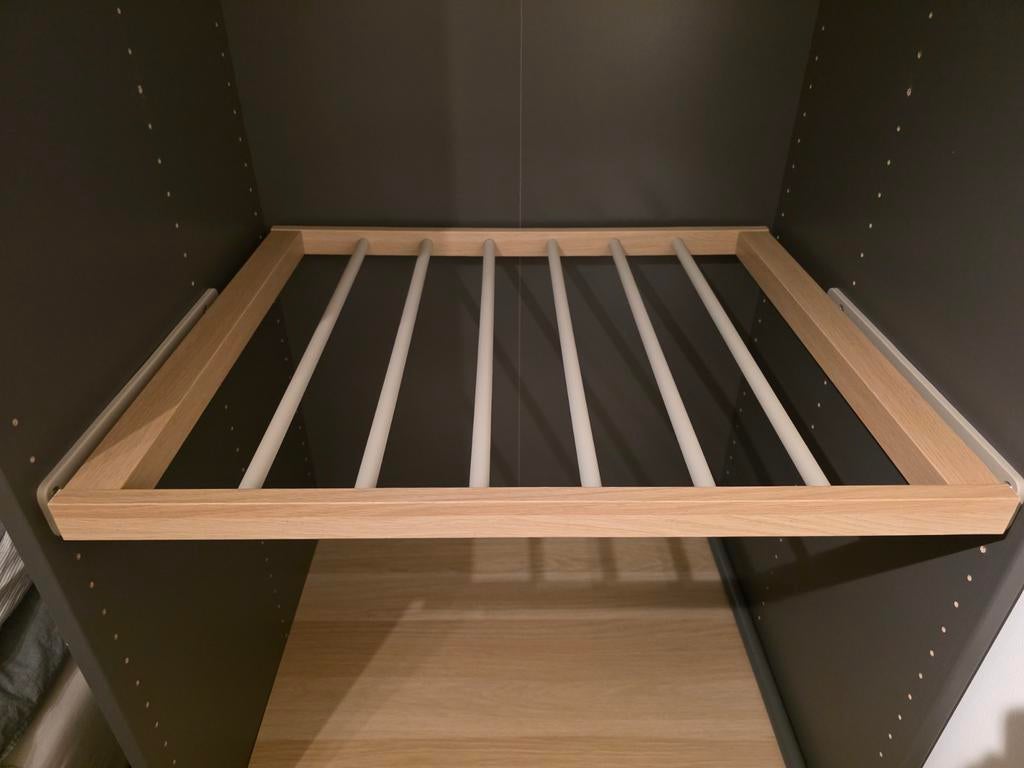 Uittrekbare broekhanger. 75 cm (wit gelazuurd eikeneffect), Eikenhout, Nieuw, Minder dan 100 cm, Met hangruimte