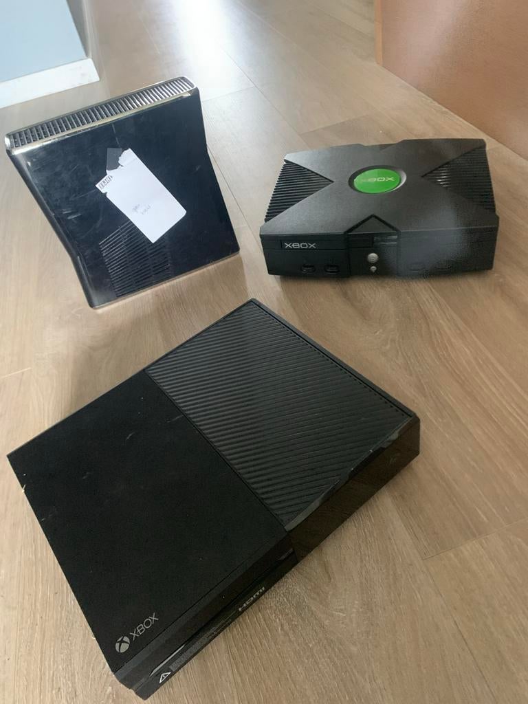 Partij Xbox consoles en accessoires (staat onbekend), Spelcomputers en Games, Games | Xbox One, 3 spelers of meer, Ophalen, Gebruikt