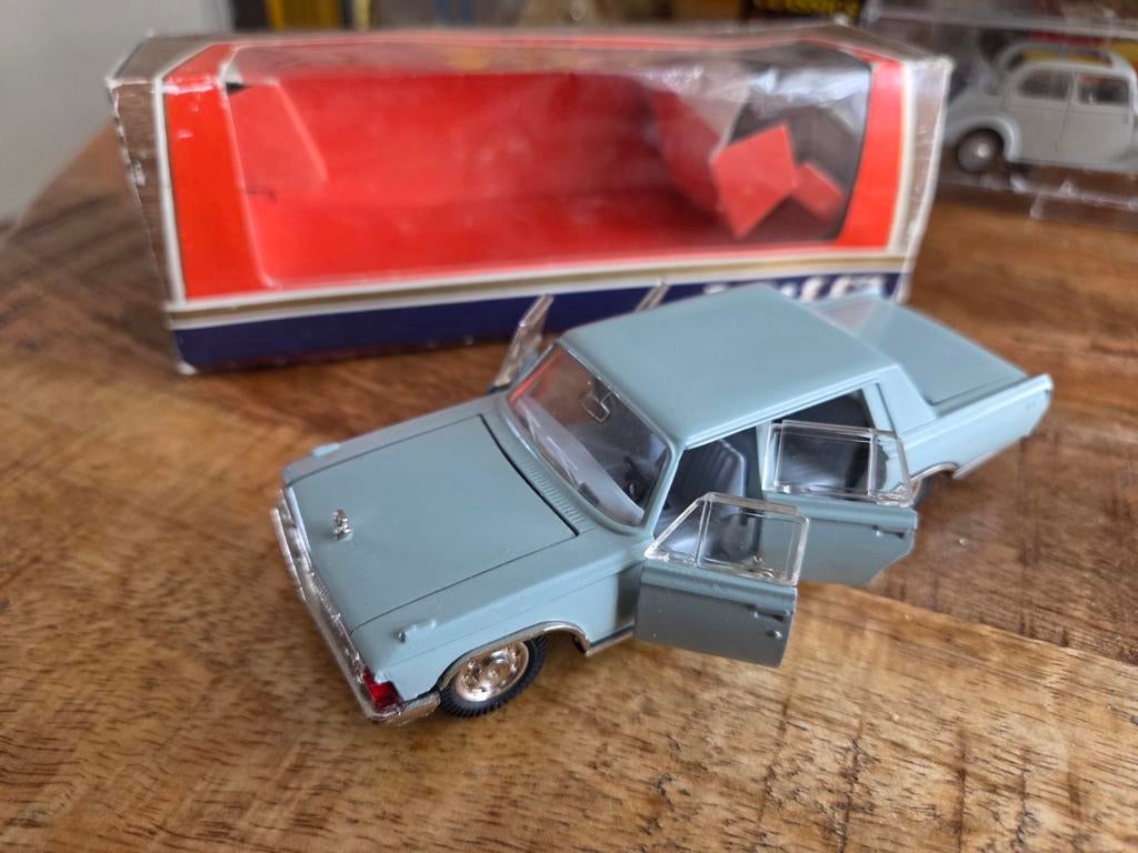Zil 117 Russische auto made in USSR schaal 1:43, Overige merken, Gebruikt, Auto, .