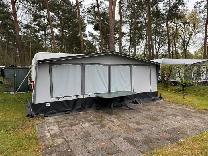 Brand Tarifa 240 | 4 seizoenstent | maat 14 | 4 jaar oud, Caravans en Kamperen, Voortenten en Luifels, Zo goed als nieuw, Ophalen