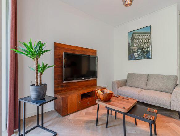 Goossens Cinema TV Cabinet – Solid Walnut, Ophalen, Gebruikt, 100 tot 150 cm, 100 tot 150 cm