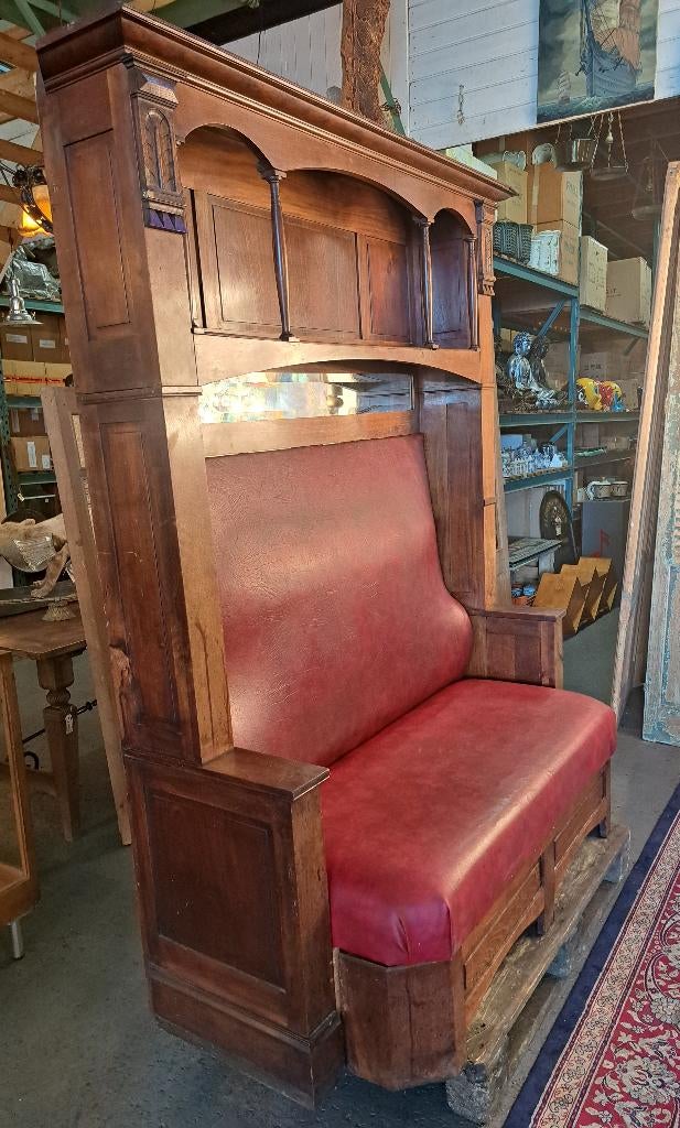 Antieke Engelse pub of bruin café bank, beetje opknap werk, Antiek en Kunst, Antiek | Meubels | Tafels, Ophalen