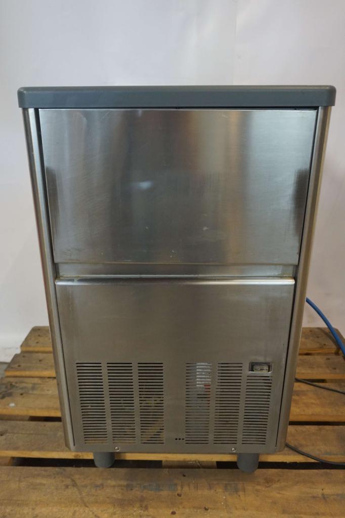 Angelo Po ijsblokjesmachine bullet ijsmachine, Zakelijke goederen, Horeca | Keukenapparatuur, Koelen en Vriezen, Gebruikt, Ophalen