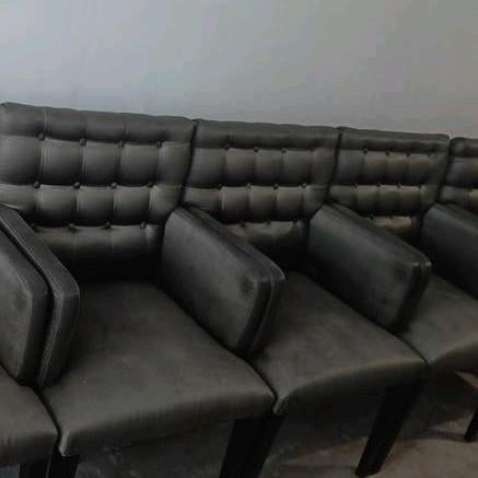8 stoelen met lichte krokodil print, Huis en Inrichting, Overige materialen, Gebruikt, Overige kleuren, Ophalen of Verzenden