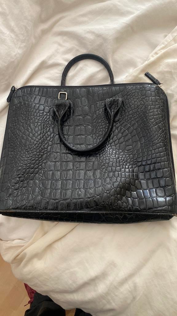 Zwart leren laptoptas ( krokodillen print), Sieraden, Tassen en Uiterlijk, Tassen | Damestassen, Ophalen of Verzenden, Gebruikt