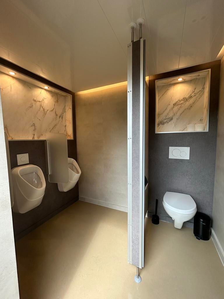 Toiletwagen te huur, Hobby en Vrije tijd, Feestartikelen | Verhuur, Ophalen of Verzenden, Zo goed als nieuw