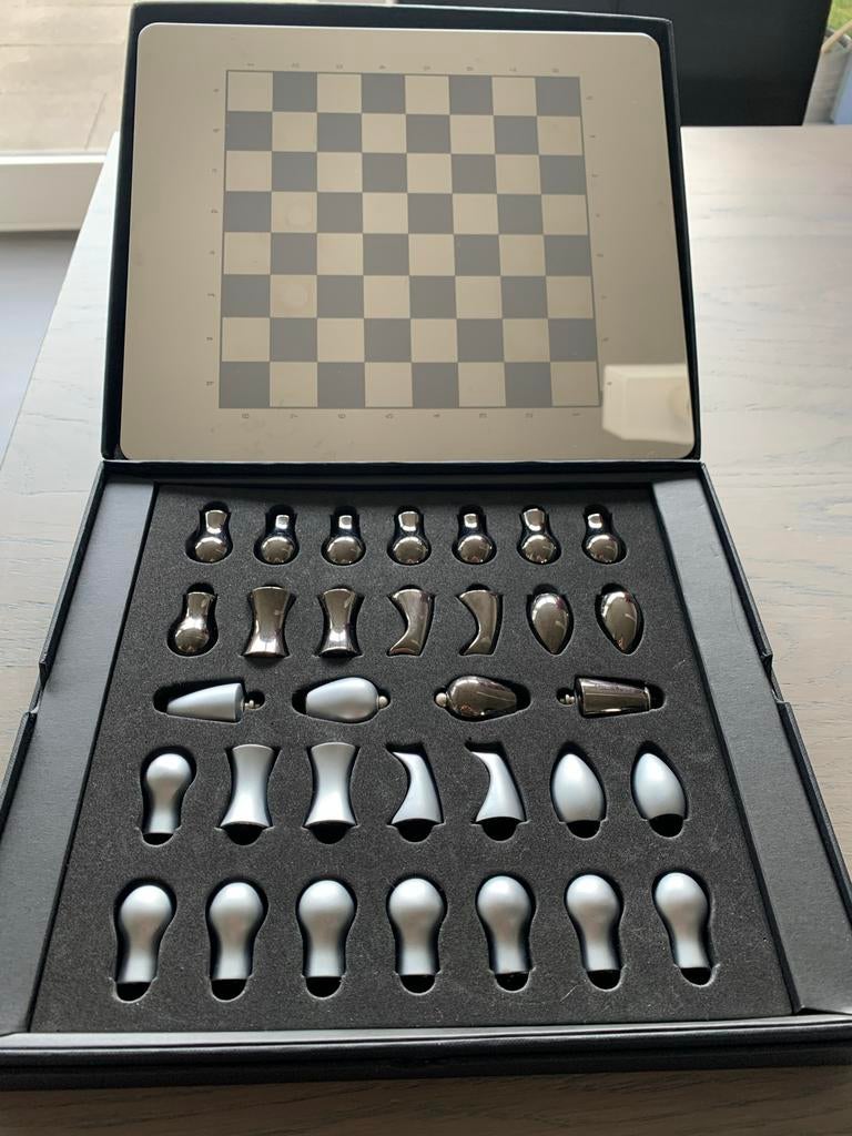 Schaakspel met metalen stukken, Een of twee spelers, Ophalen, Zo goed als nieuw