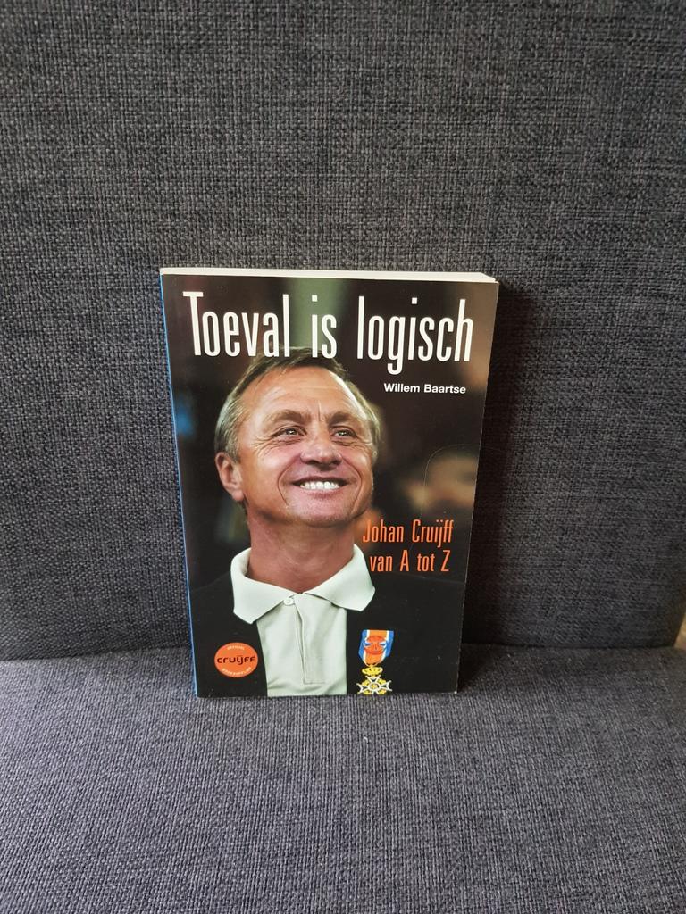 Toeval is logisch - Johan Cruijff van A tot Z, Ophalen of Verzenden, Zo goed als nieuw, Balsport