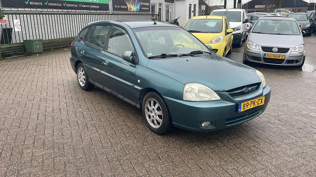 Kia Rio  kia ria export auto met airco, Auto's, Kia, Voorwielaandrijving, 1493 cc, 4 cilinders, 49 €/maand