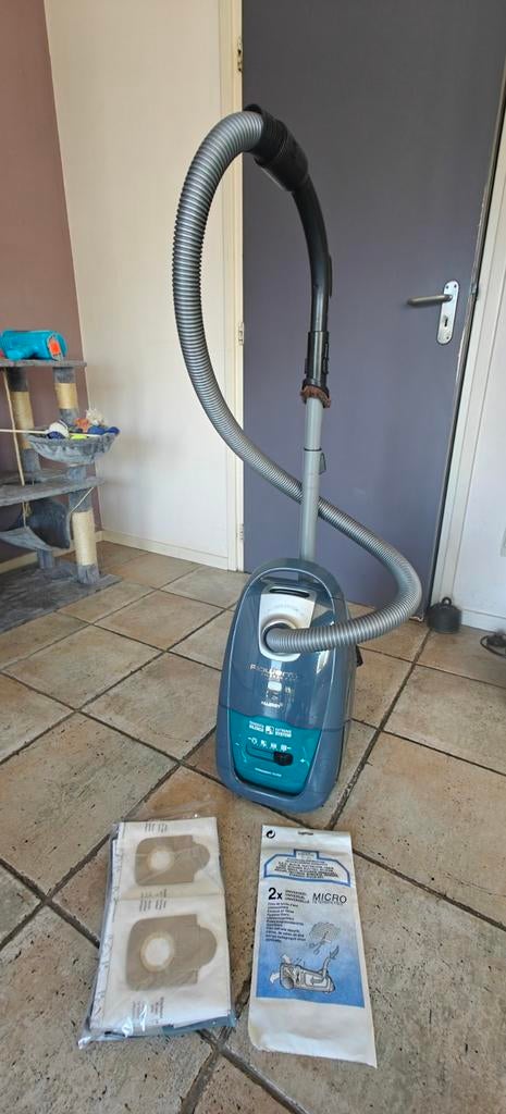 Stofzuiger Rowenta silence RO7740EA Allergy+ filtersysteem, Witgoed en Apparatuur, Stofzuiger, Zo goed als nieuw, Minder dan 1200 watt