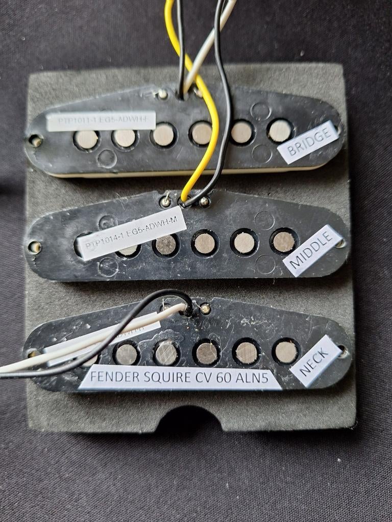Fender designed Alnico 5 pickups Classic, Ophalen of Verzenden, Zo goed als nieuw, Elektrische gitaar