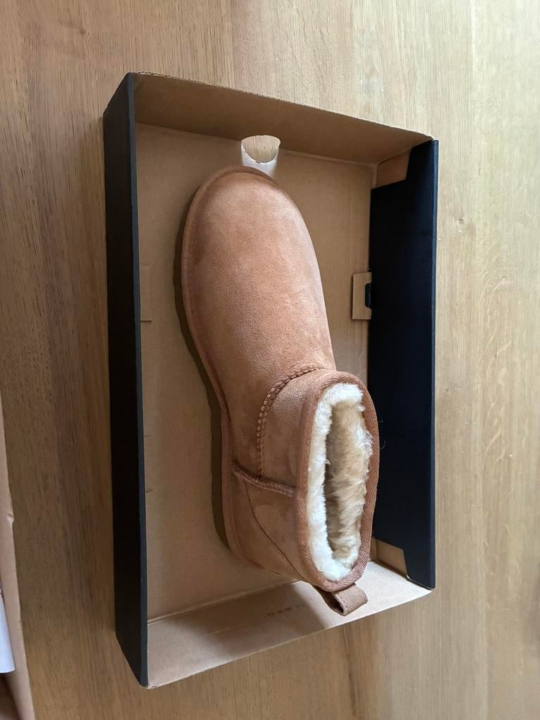 Uggs maat 42, Kleding | Dames, Schoenen, Ophalen of Verzenden, Nieuw, Bruin